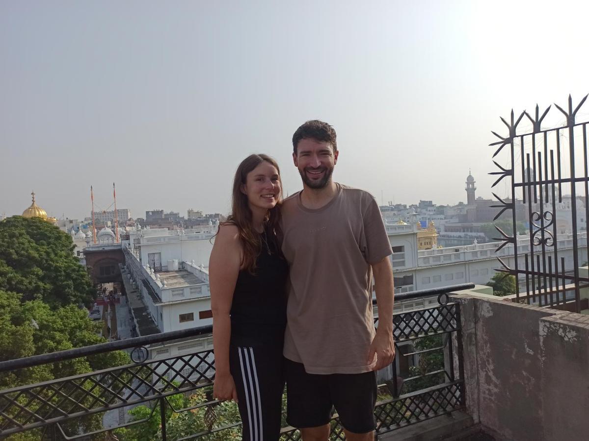 4N Homestay- Golden Temple View อัมริตสา ภายนอก รูปภาพ